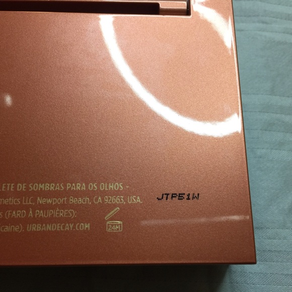 Urban Decay Naked Heat palette - Picture 5 of 6